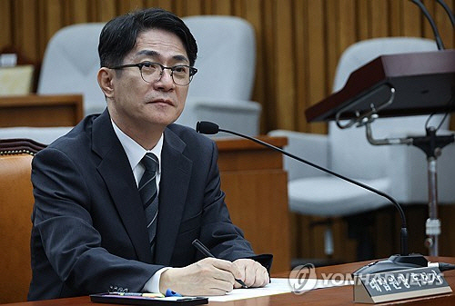 이균용 대법원장 후보자가 20일 국회에서 열린 인사청문회에서 의원의 질의에 답하고 있다. [연합뉴스]